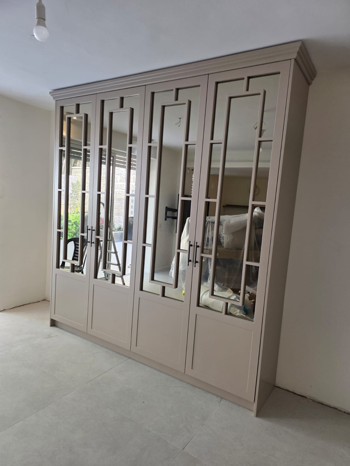 וטרינות וארונות